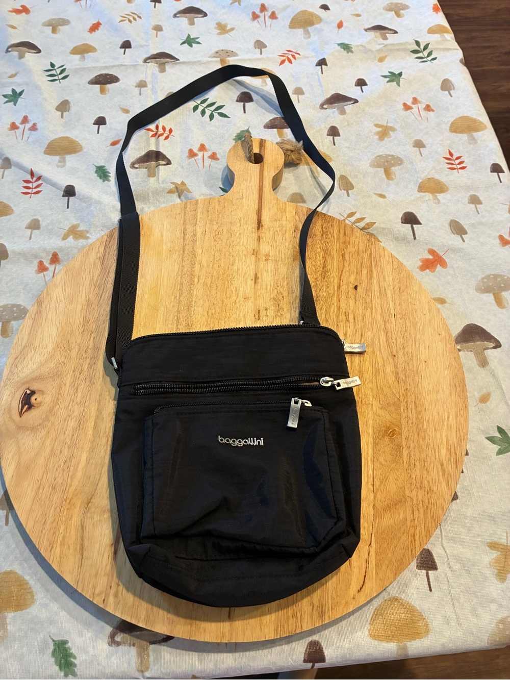 Baggallini Black Lightweight Crossbody Organizer